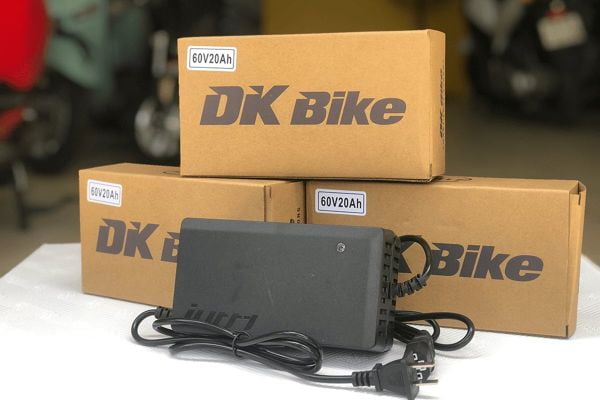 Sạc xe máy điện chính hãng DK Bike loại 60V - 20A